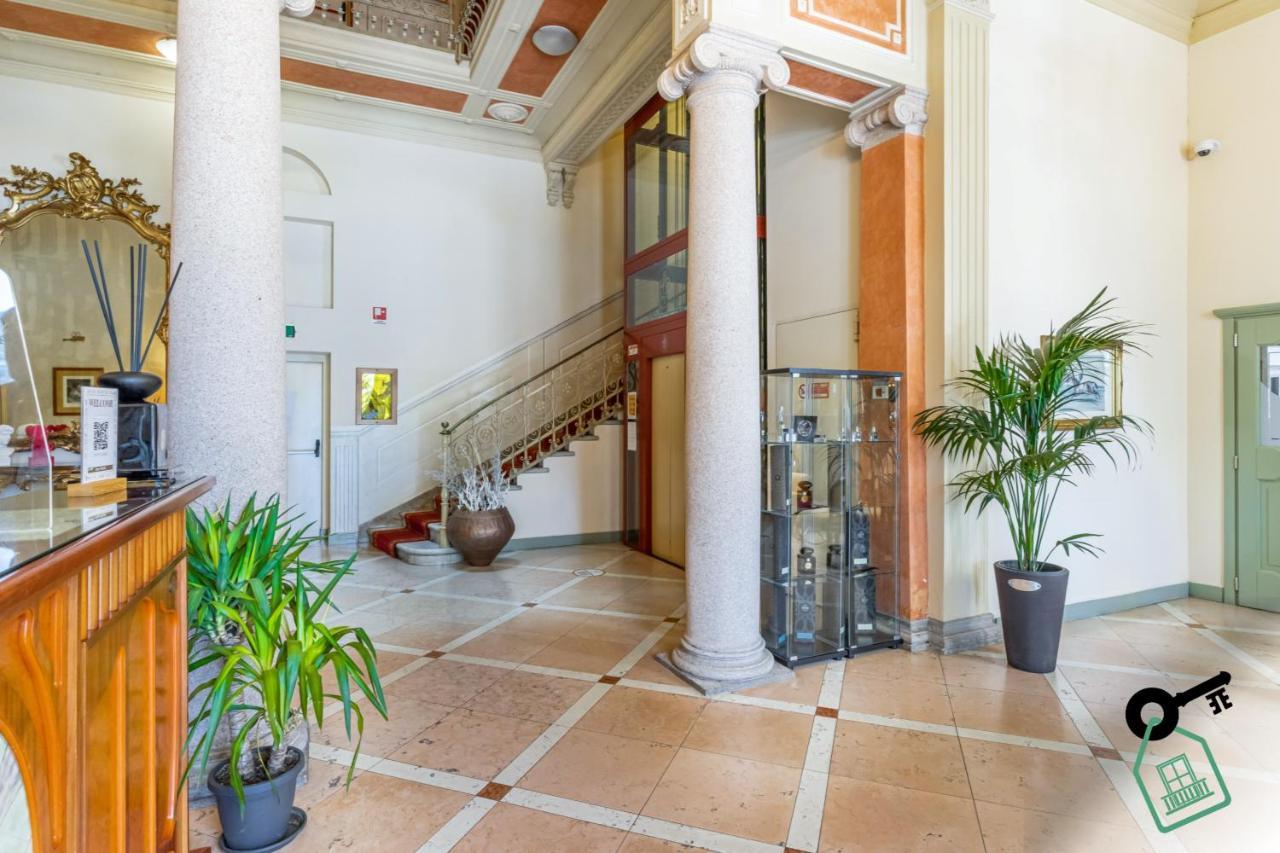 Hotel Rooms Lago Maggiore แวร์บาเนีย ภายนอก รูปภาพ